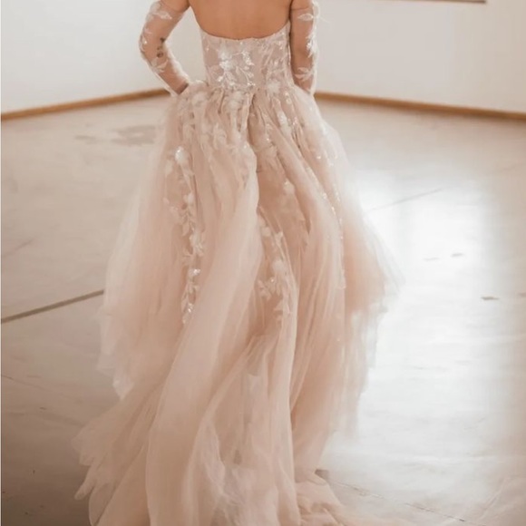 BRAND NEW, NEVER WORN, UNALTERED Watters WToo “Austin” wedding gown - Picture 10 of 15